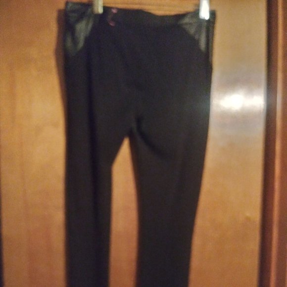 DKNY FAUX LEATHER SKINNY Stretch pants. - Picture 2 of 2